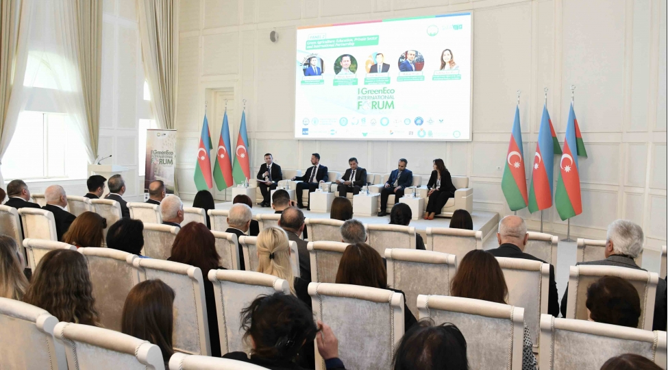 adau-da-i-yashil-iqtisadiyyat-beynelxalq-forumu-kechirilib