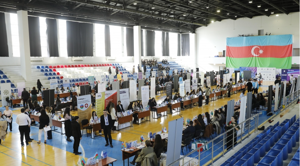 aztu-da-novbeti-emek-yarmarkasi-kechirilib