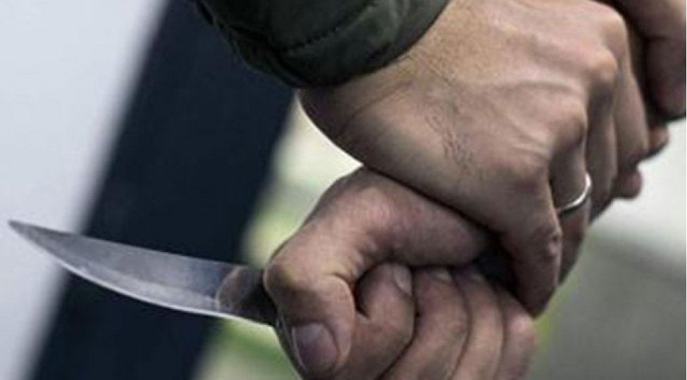 gencede-35-yashli-kishi-bichaqlandi-shubheli-qonshusudur