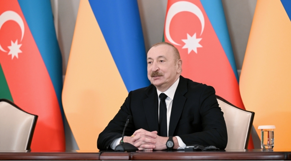 prezident-ilham-eliyev-hem-azerbaycanda-hem-de-ukraynada-herbi-senaye-kompleksi-inkishaf-edir