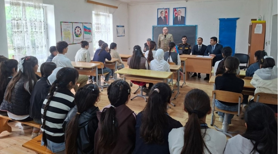 fovqelade-hallar-nazirliyi-terefinden-silsile-maariflendirme-tedbirleri-kechirilib-6