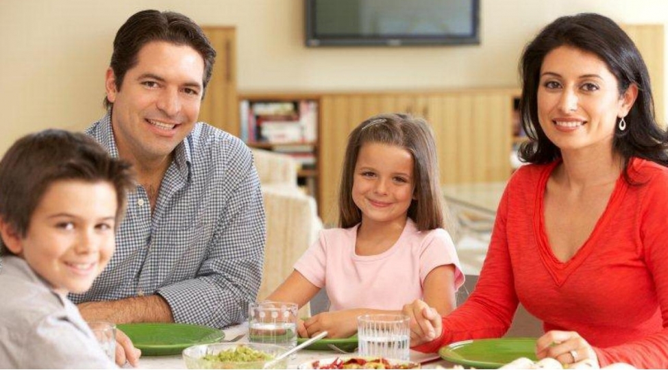 ushaqlarin-geleceyini-deyishen-sade-verdish