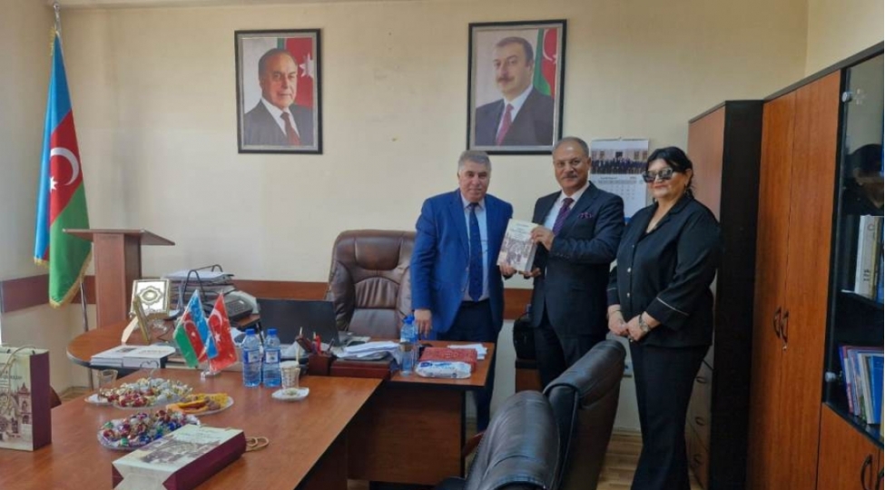 ankara-universitetinin-dekani-dilchilik-institutunda-olub