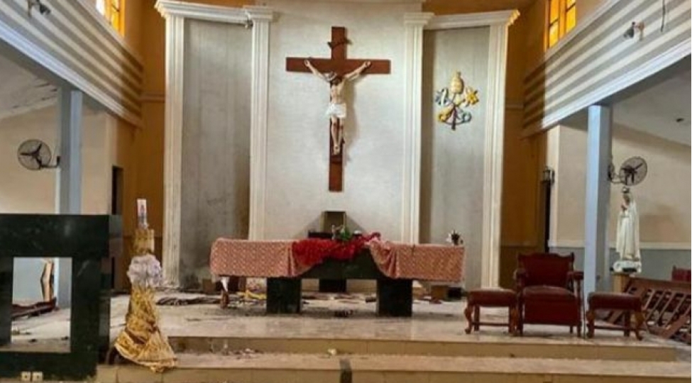 nigeriyada-kilseye-hucum-olub