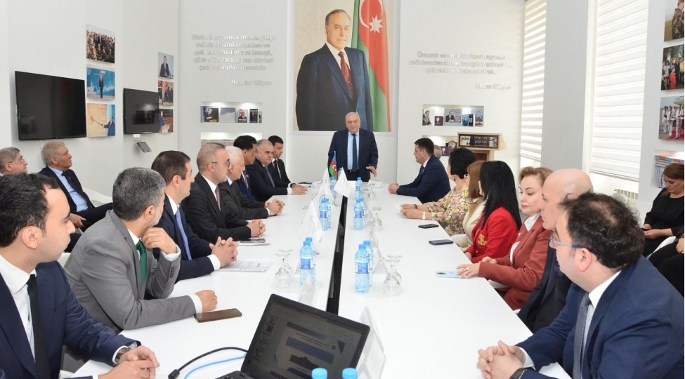 suni-intellektin-dovlet-idarechiliyinde-yeri-ve-rolu-dunya-ve-azerbaycan-tecrubesi-dia-da-bu-movzuda-umumrespublika-elmi-praktiki-konfrans-kechirilib