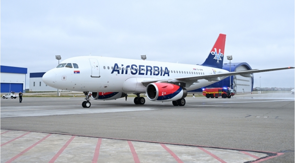 air-serbianin-belqradbaki-reysi-heyder-eliyev-beynelxalq-aeroportunda-qarshilanib