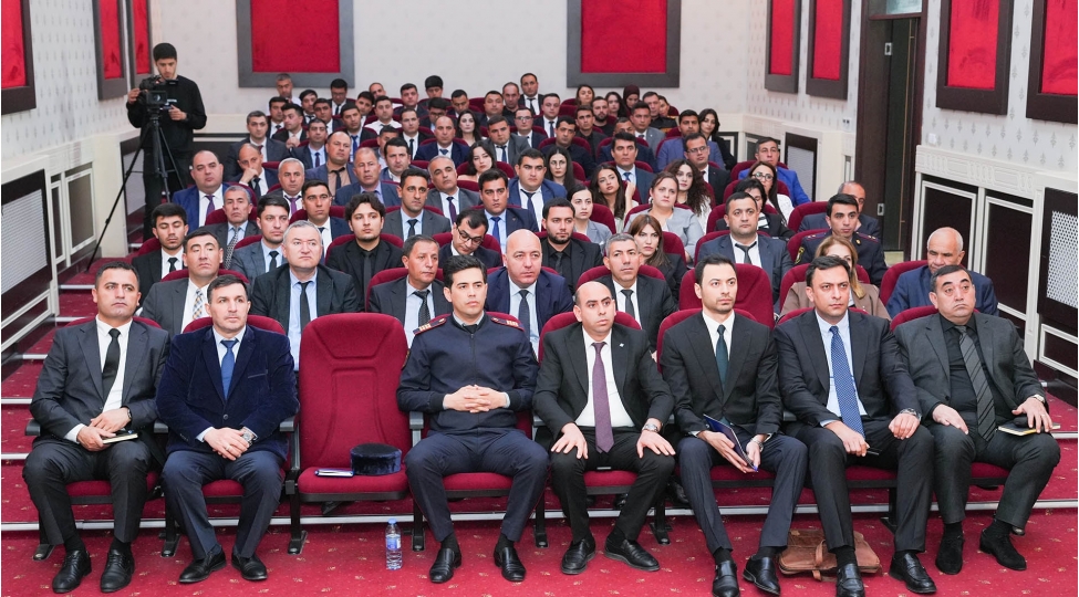 agentliyin-numayendesi-naxchivan-dovlet-universitetinde-kechirilen-dovlet-satinalmalarina-dair-telimde-chixish-edib