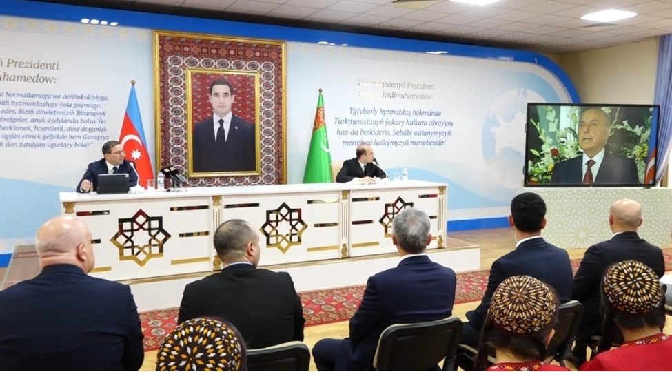 turkmenistanda-heyder-elievin-anadan-olmasinin-103-cu-ildonumune-hesr-olunmush-tedbir-kechirilib