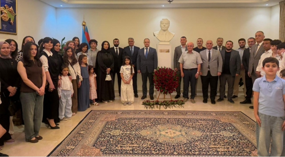er-riyadda-heyder-eliyevin-zengin-dovletchilik-irsi-yad-olunub