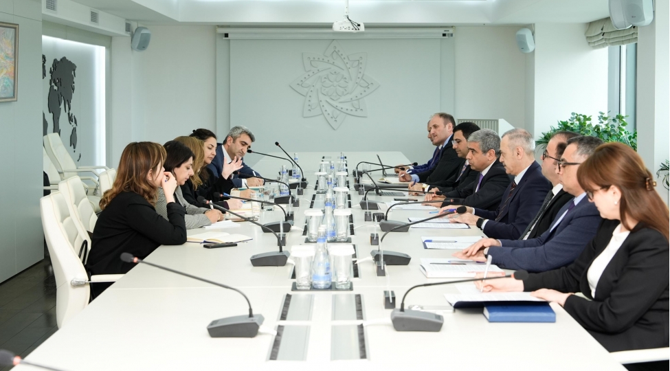 asiya-inkishaf-banki-ile-sosial-sahede-yeni-birge-layihelerin-icrasi-imkanlari-nezerden-kechirilib