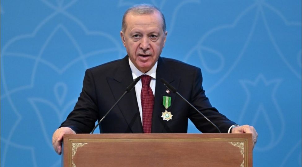 erdogan-xoca-ehmed-yesevi-ordeninin-ilk-laureati-olub