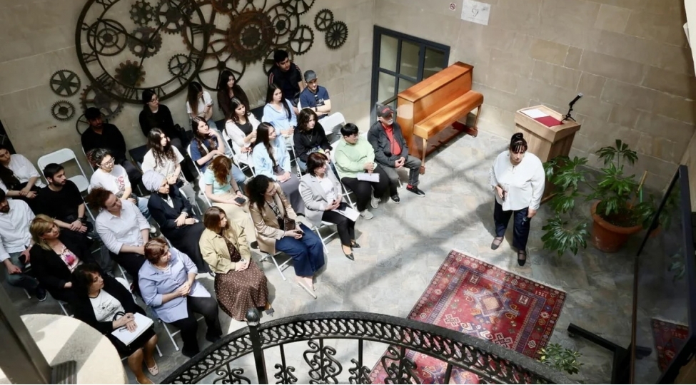 memarliq-irsi-ve-urbanizasiyaya-aid-seminar-teshkil-olunub