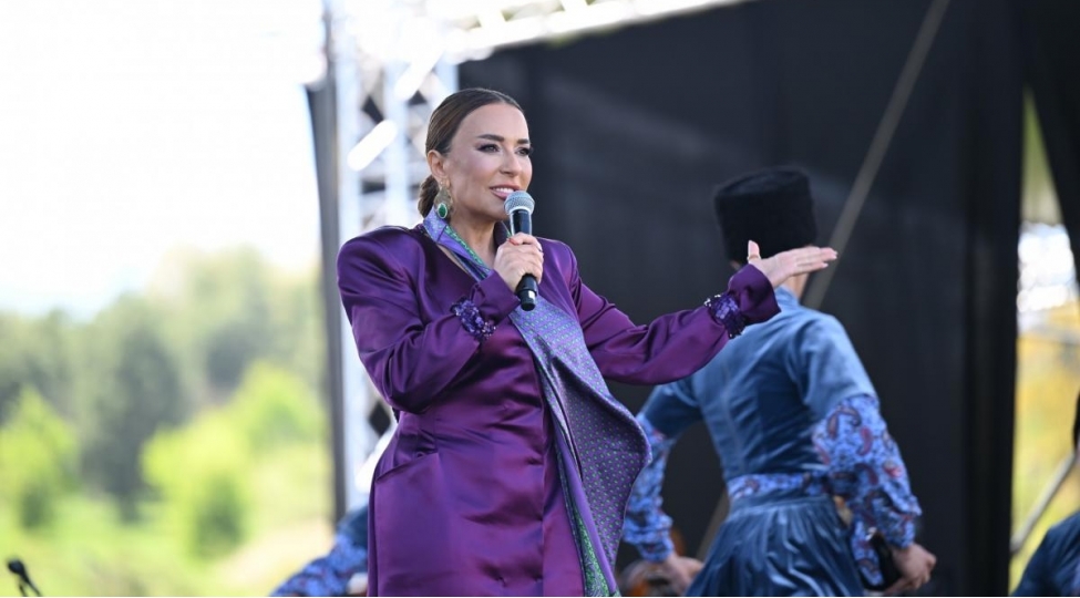 xalq-artisti-tunzale-agayeva-xari-bulbul-festivalinda-chixish-etdi-fotovideo
