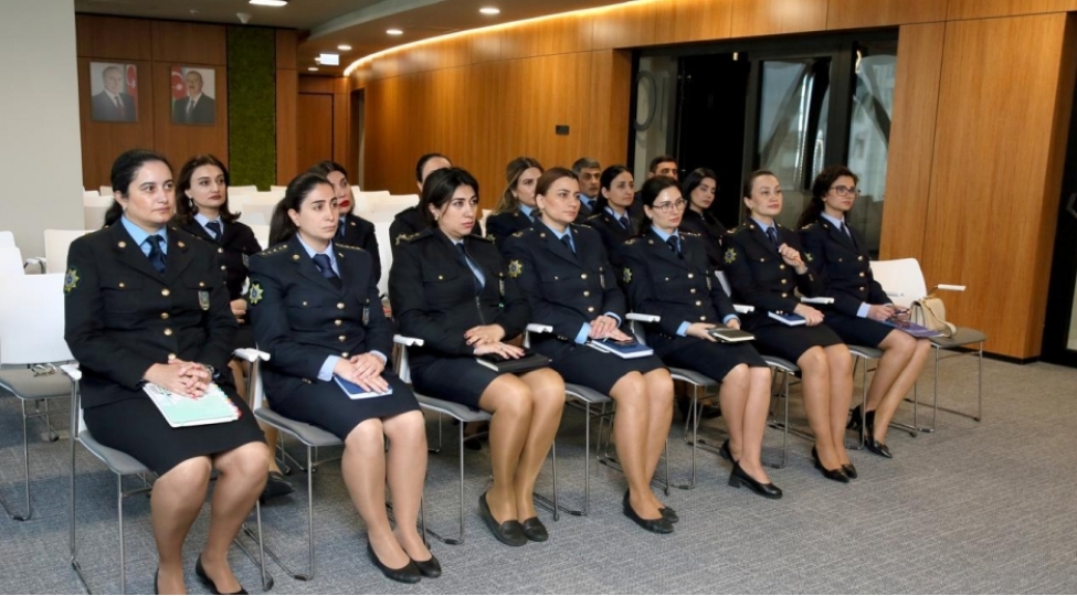 dosent-terane-shukurlu-resmi-yazishmalarda-azerbaycan-dili-movzusunda-chixish-edib