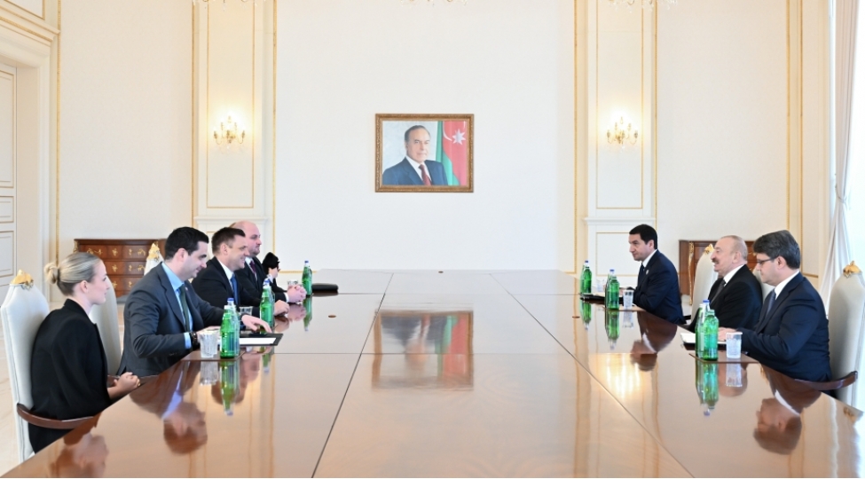 prezident-ilham-eliyev-slovakiya-bash-nazirinin-muavinini-qebul-edib