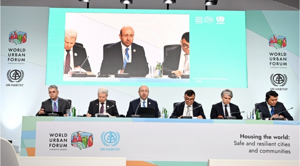bmt-nin-umumdunya-shehersalma-forumunun-13-cu-sessiyasi-wuf13-cherchivesinde-speca-forumu-kechirilib-foto