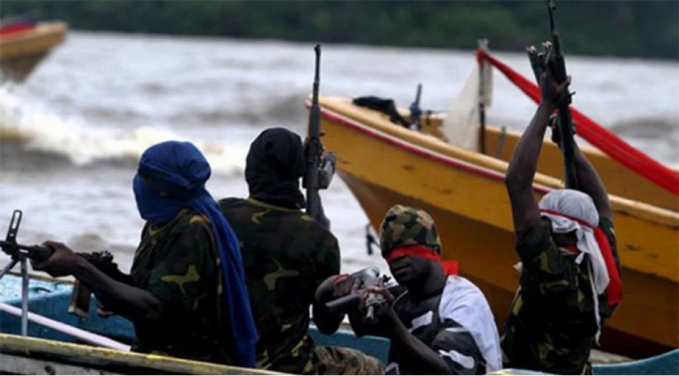 ukmto-eden-korfezinde-piratchiliq-artib