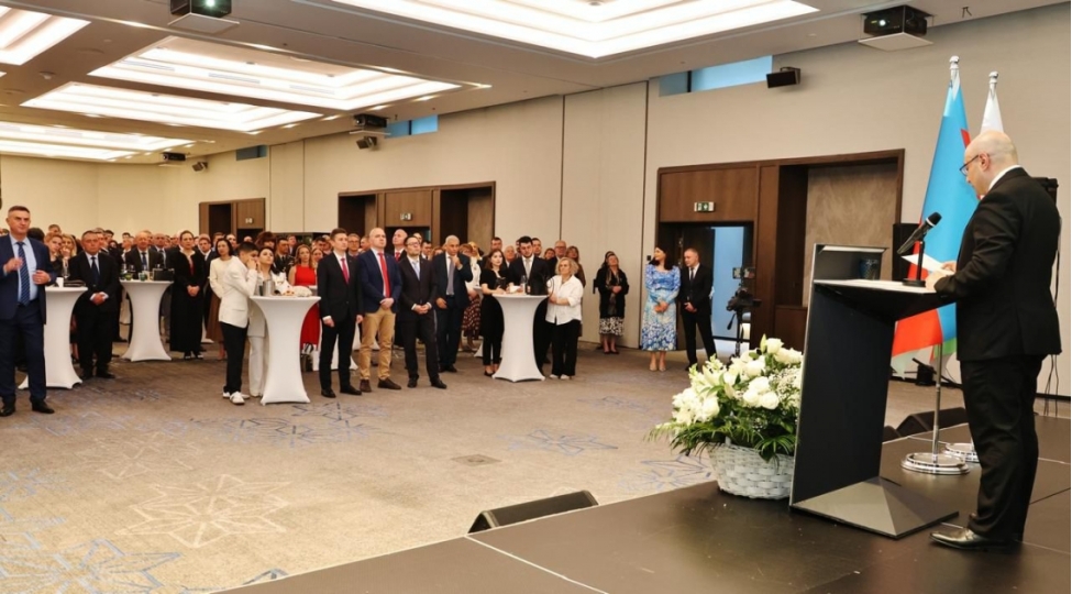 sofiyada-azerbaycan-respublikasinin-musteqillik-gunune-hesr-olunmush-resmi-qebul-teshkil-olunub