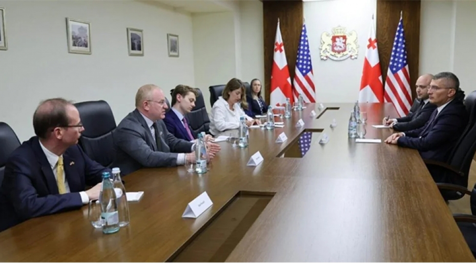 gurcustan-ve-absh-resmileri-orta-dehlizi-muzakire-edib