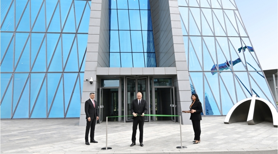 prezident-ilham-eliyev-merkezi-bankin-yeni-binasinin-achilishinda-ishtirak-edib-foto