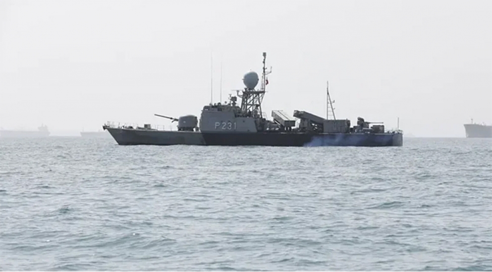 iran-quvveleri-oman-korfezinde-absh-esminesine-hucum-edib