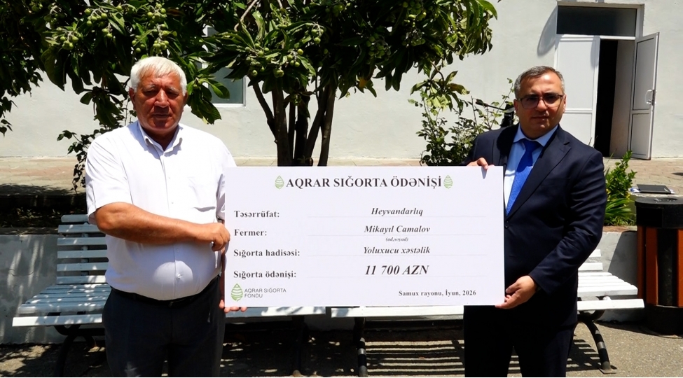 goygol-ve-samux-fermerlerine-aqrar-sigorta-odenishleri-edildi