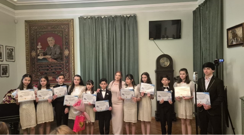 poeziya-ve-musiqinin-vurgun-ruhunda-ebedi-qovushmasi