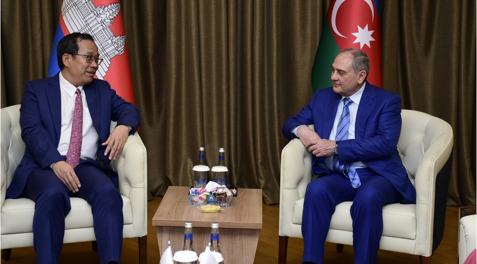 tahir-budaqov-ile-tun-vathana-arasinda-gorush-kechirilib