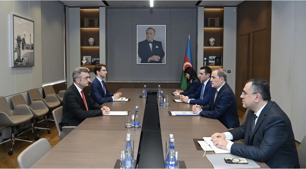 ceyhun-bayramov-almaniya-sefirini-diplomatik-fealiyyetinin-basha-chatmasi-ile-elaqedar-qebul-edib