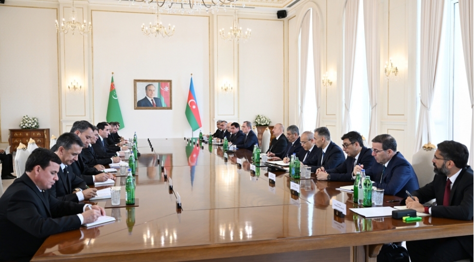 prezident-ilham-eliyevin-turkmenistan-prezidenti-ile-genish-terkibde-gorushu-olub-yenilenibfoto