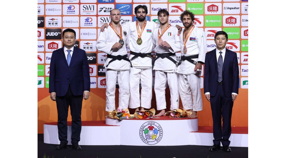 azerbaycan-milli-komandasi-aktivine-bir-qizil-ve-bir-burunc-medal-yazdirib