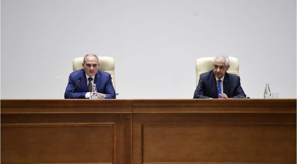 yeni-azerbaycan-partiyasinin-idare-heyetinin-iclasi-kechirilib-5