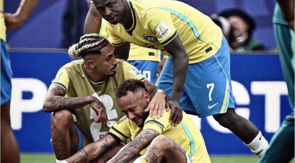 neymar-braziliya-millisindeki-karyerasini-basha-vurub
