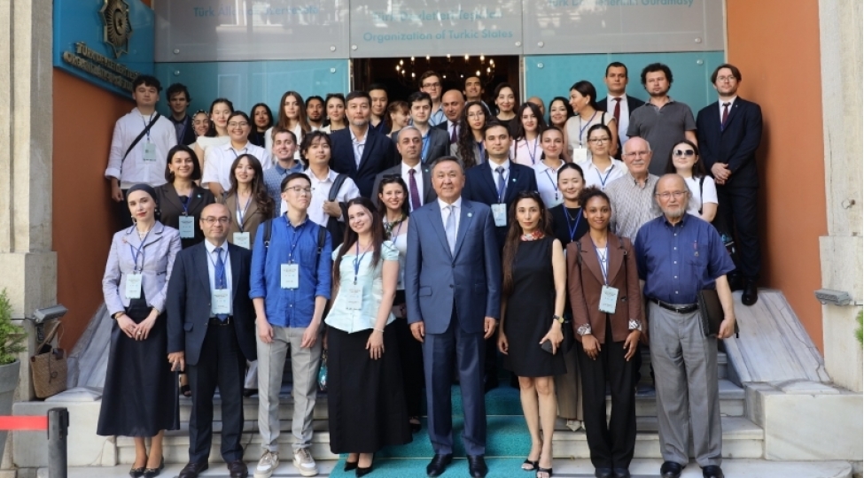 sefer-cherchivesinde-3-cu-turk-dunyasi-yay-forumunun-ishtirakchilarini-qebul-edib