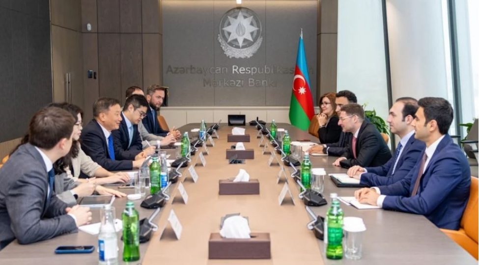 azerbaycan-chin-ile-qr-kod-esasli-odenish-hellerinin-inkishafini-muzakire-edib