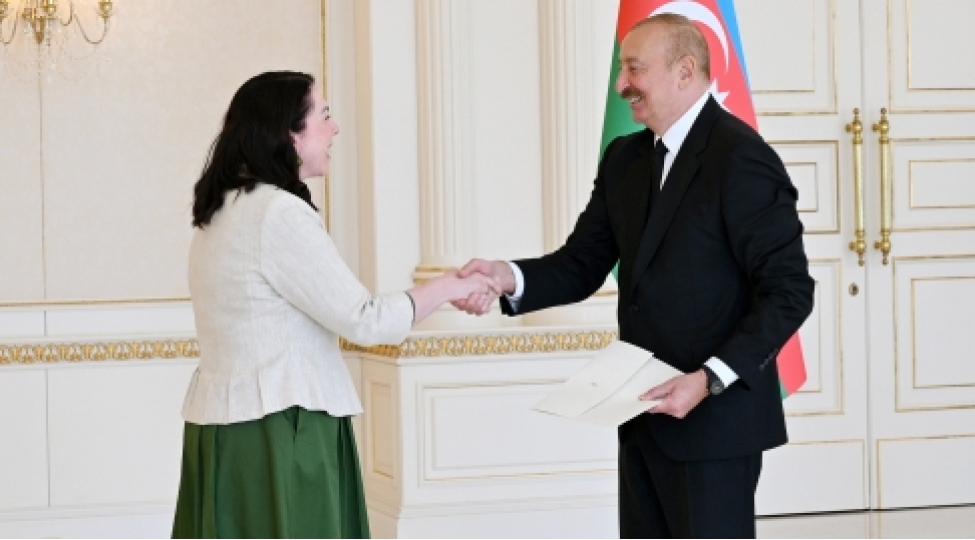 prezident-ilham-eliyev-irlandiyanin-azerbaycanda-yeni-teyin-olunmush-sefirinin-etimadnamesini-qebul-edib