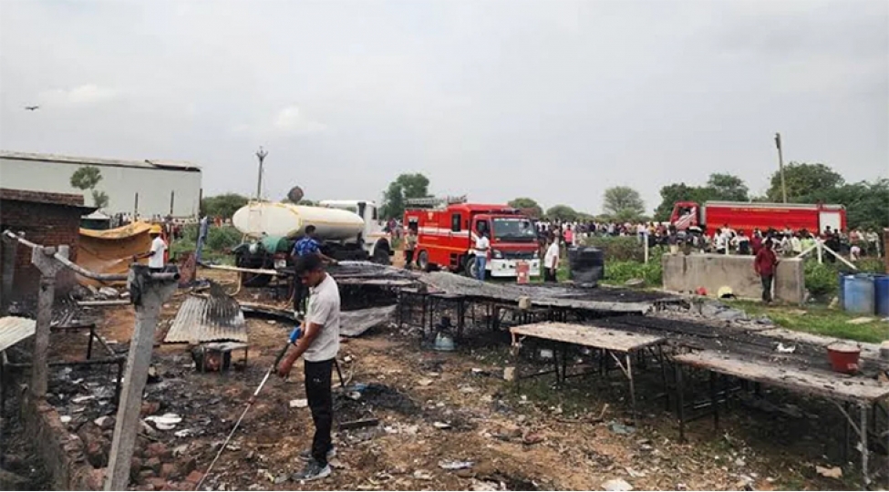 hindistanda-fisheng-fabrikinde-bash-veren-partlayishda-sekkiz-nefer-helak-olub