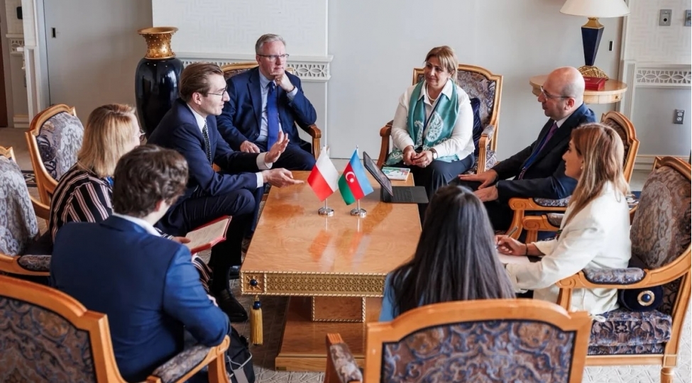 azerbaycan-polsha-ile-shehersalmada-yeni-emekdashliq-imkanlarini-muzakire-edib