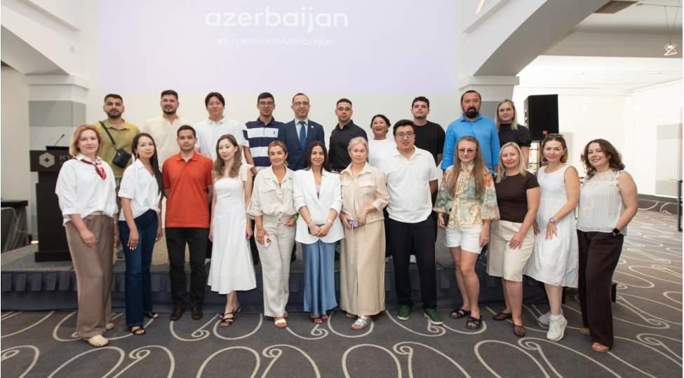 qazaxistan-ve-ozbekistan-turizm-shirketlerinin-azerbaycana-tanishliq-seferi-teshkil-olunub