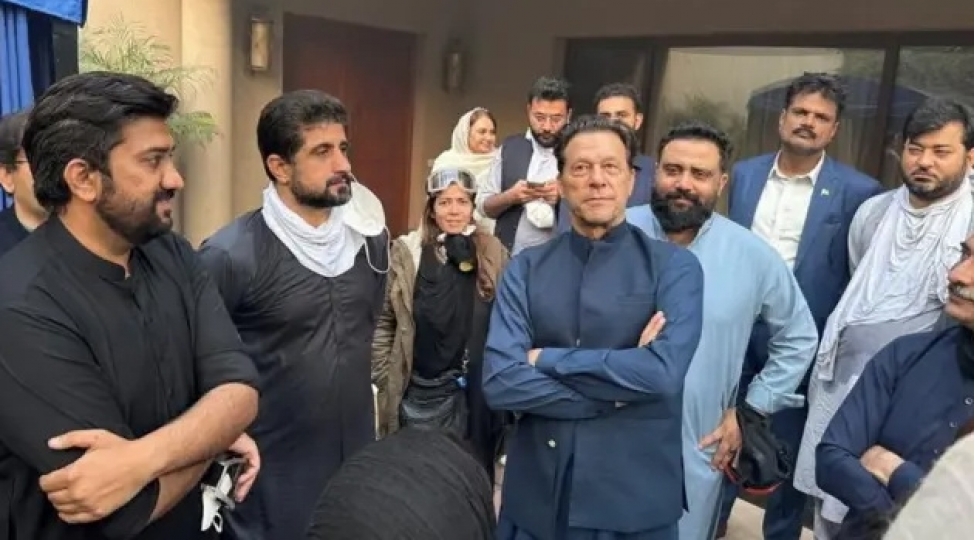 pakistanda-sabiq-bash-nazirin-100-den-chox-terefdari-hebs-edilib