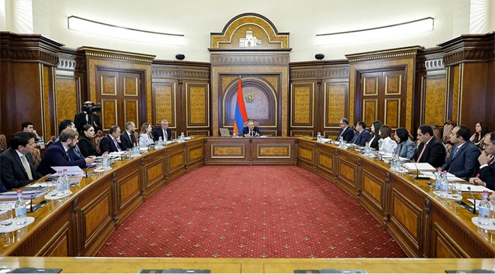 ermenistanin-yeni-konstitusiyasinin-qebulu-nazirler-kabinetinin-proqraminin-layihesine-salinib