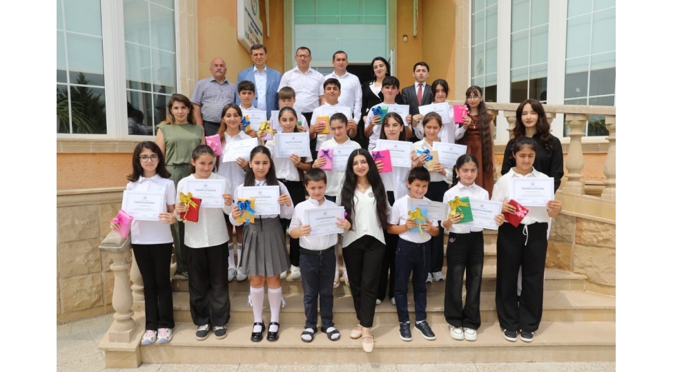 ismayillida-shehersalma-ve-memarliq-ili-cherchivesinde-ushaqlarin-ishtiraki-ile-bizim-bolge-adli-canli-resm-sergisi-kechirilib