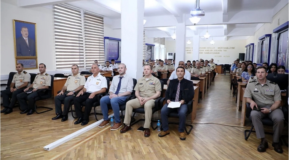 amerikali-telimatchilar-azerbaycanin-milli-mudafie-universitetinde-meshgeleler-kechecek