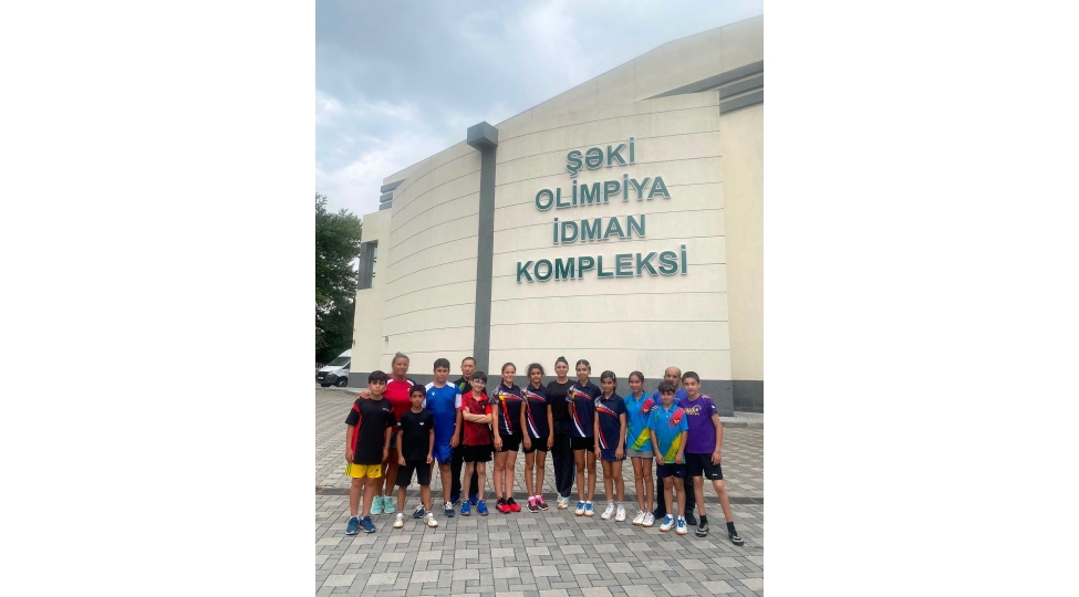stolustu-tennischiler-telim-meshq-toplanishinda
