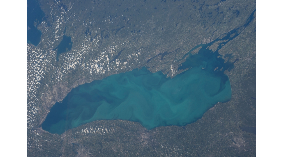 tramp-ontario-golunun-adinin-amerika-golu-kimi-deyishdirilmesi-barede-ferman-imzalayib