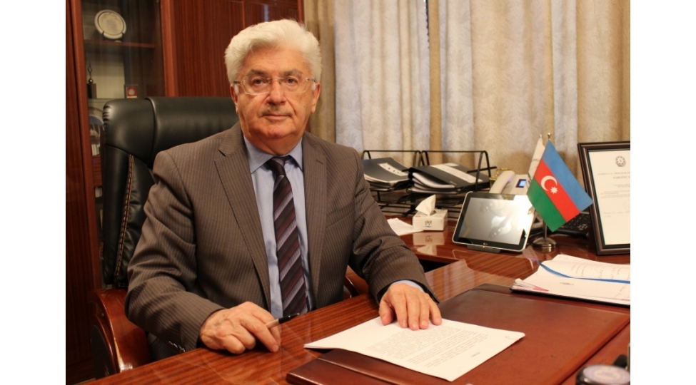 vahid-novruzov-moldova-respublikasinin-peshekar-muhasibler-ve-auditorlar-assosiasiyasini-30-illik-yubileyi-munasibetile-tebrik-edib