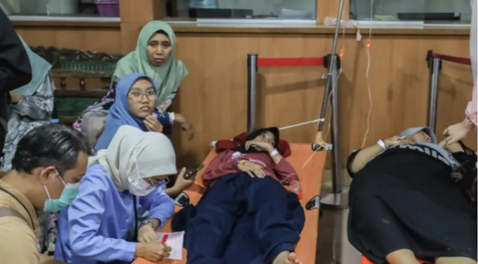 indoneziyada-pulsuz-naharlardan-zeherlenenlerin-sayi-2-min-nefere-yaxinlashib