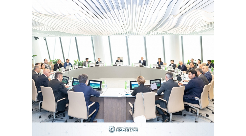 azerbaycan-merkezi-bankinin-sedri-taleh-kazimov-olkede-fealiyyet-gosteren-sigorta-shirketlerinin-rehber-shexsleri-ile-novbeti-gorush-kechirib