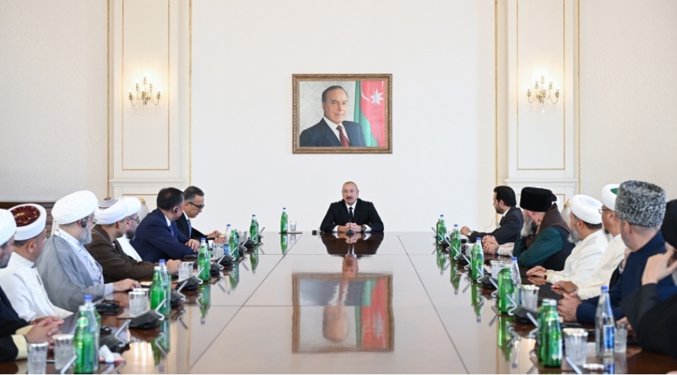 Prezident İlham Əliyev Bakıda keçirilən beynəlxalq konfransların iştirakçılarını qəbul edib