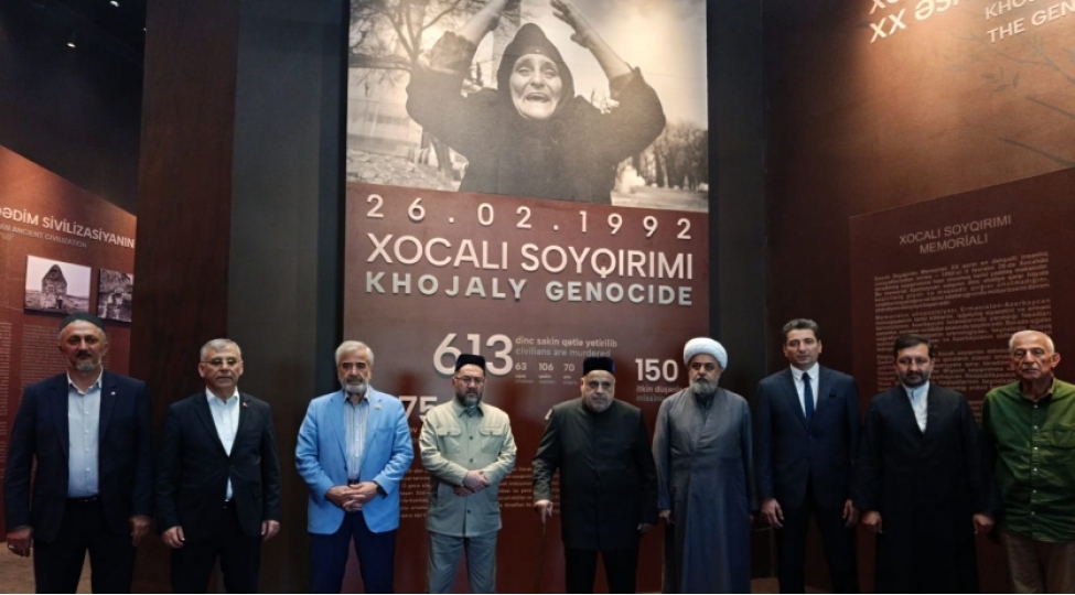 konfrans-ishtirakchilari-xocali-soyqirimi-memoriali-ile-tanish-olublar